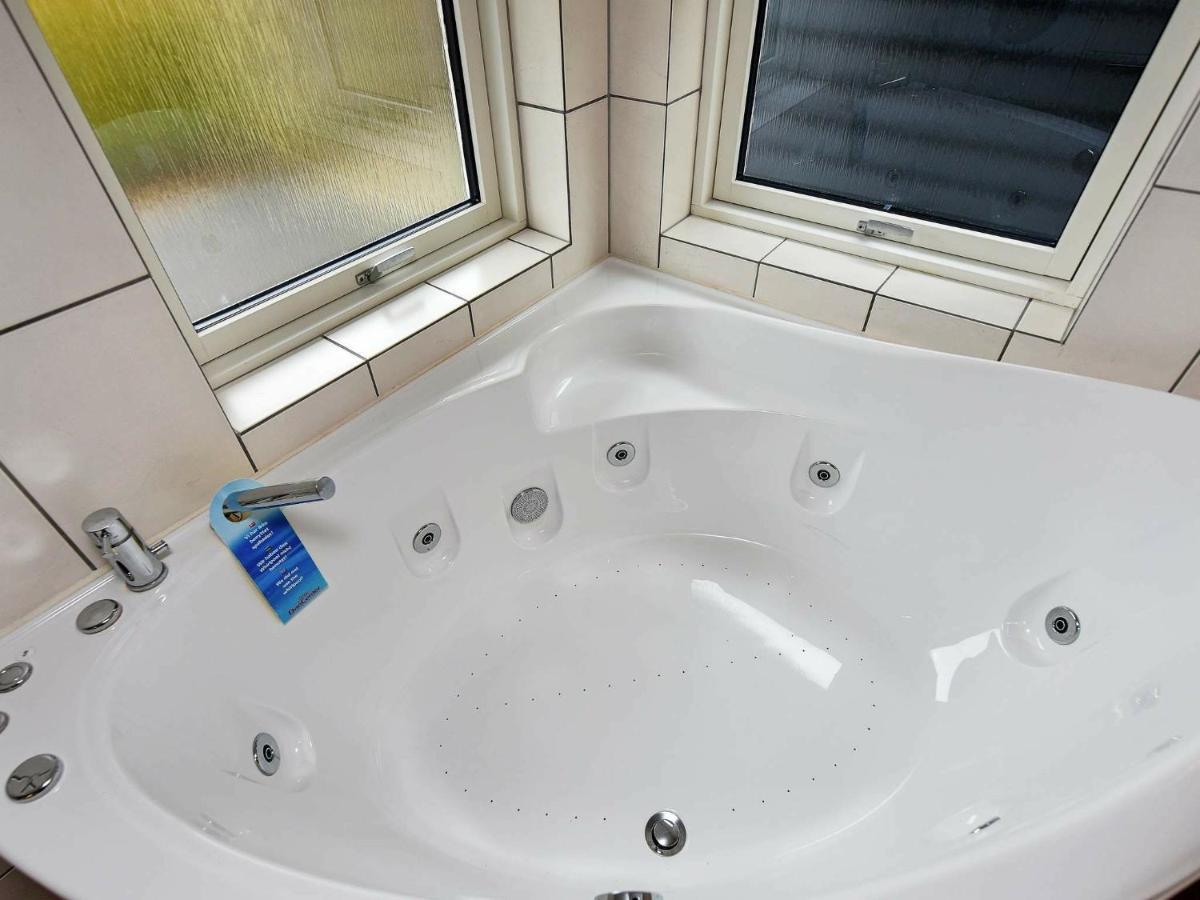 Luxurious Holiday Home In Hovborg With A Scenic View 호프보리 외부 사진