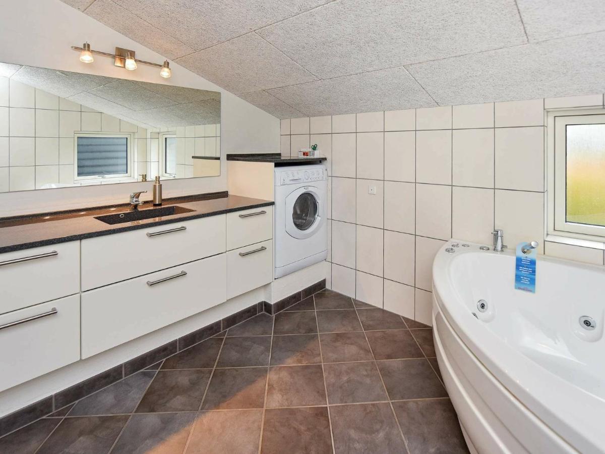 Luxurious Holiday Home In Hovborg With A Scenic View 호프보리 외부 사진